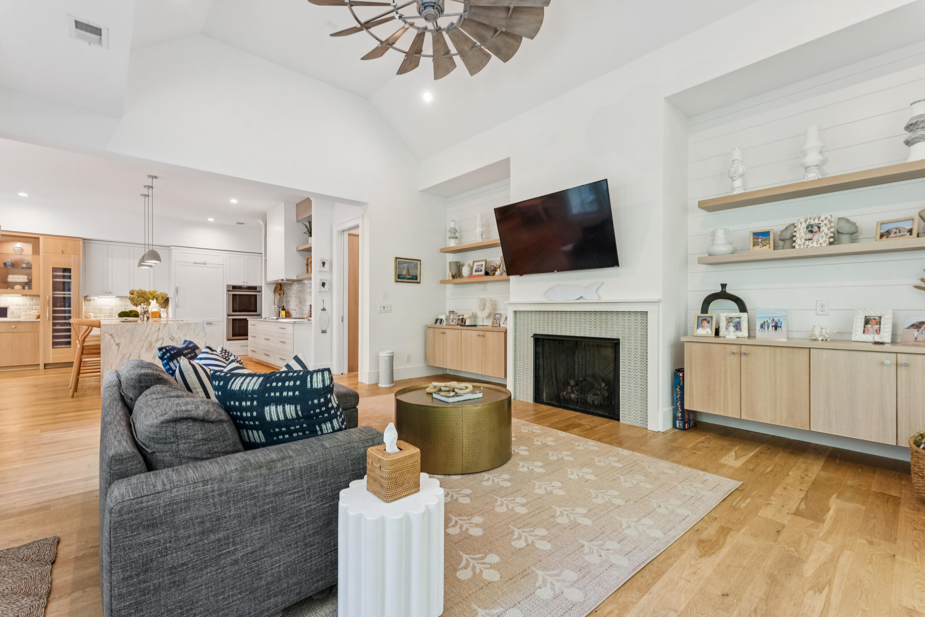 1142 Fulton Hall Lane Mount Pleasant, SC 29466 - Photo 8 of 44 1142FultonHallLn-KeenEyeMarketing-047