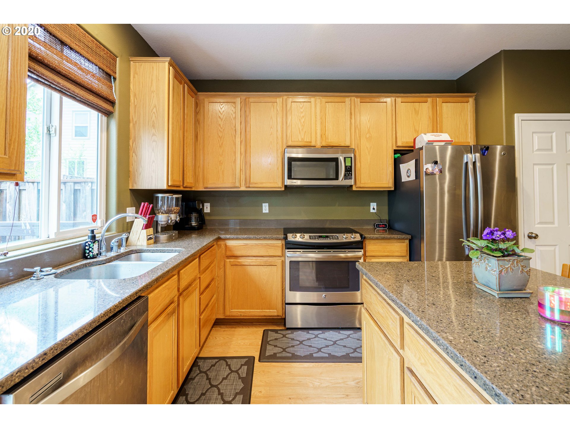 5861 Southeast 17th Loop Gresham, OR 97080 - Photo 11 of 30 Gallery Image 11