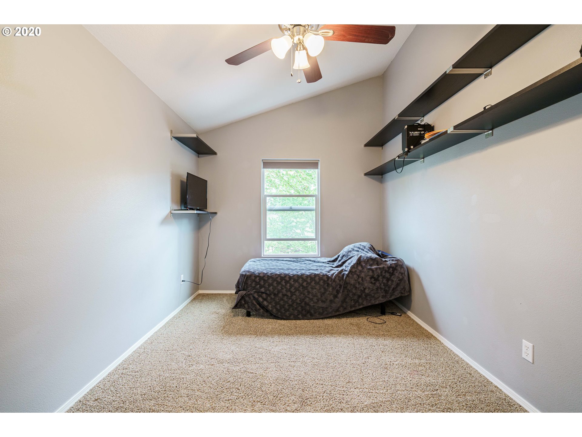 5861 Southeast 17th Loop Gresham, OR 97080 - Photo 28 of 30 Gallery Image 28