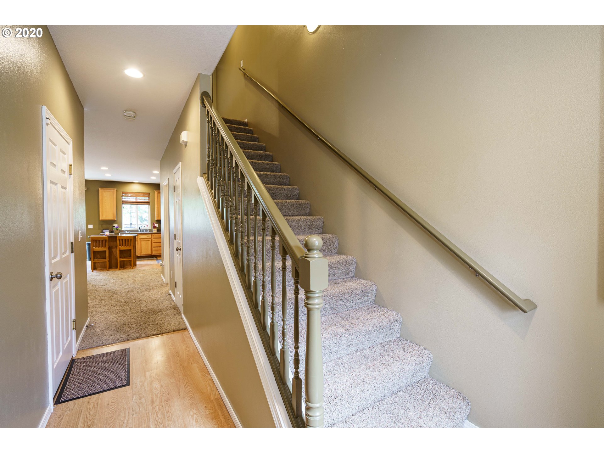 5861 Southeast 17th Loop Gresham, OR 97080 - Photo 5 of 30 Gallery Image 5