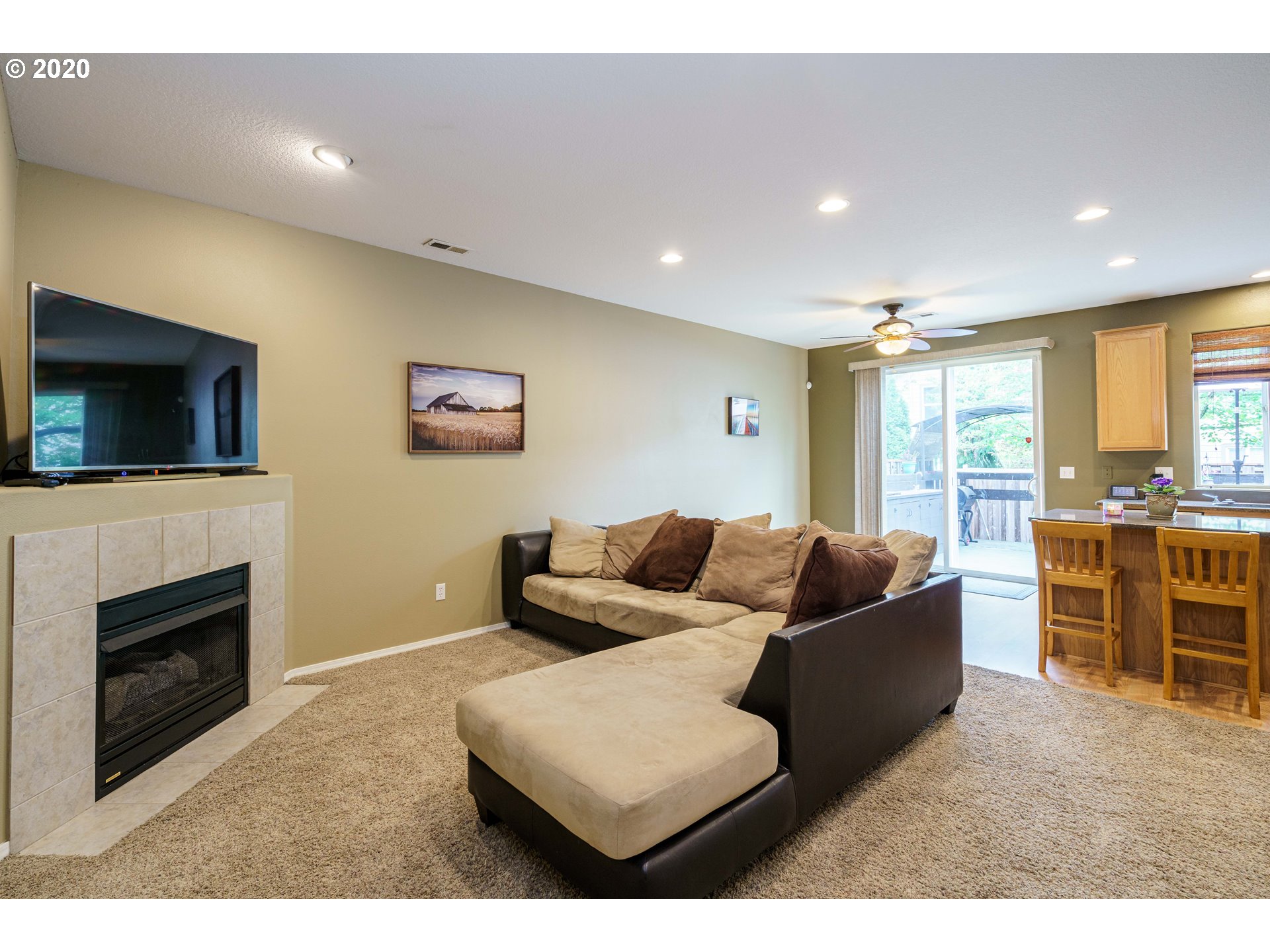 5861 Southeast 17th Loop Gresham, OR 97080 - Photo 6 of 30 Gallery Image 6