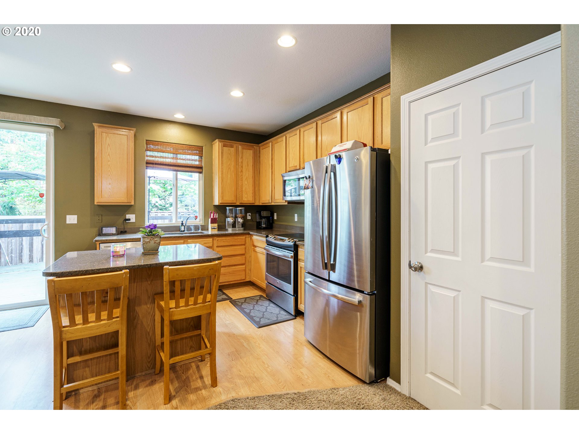 5861 Southeast 17th Loop Gresham, OR 97080 - Photo 9 of 30 Gallery Image 9