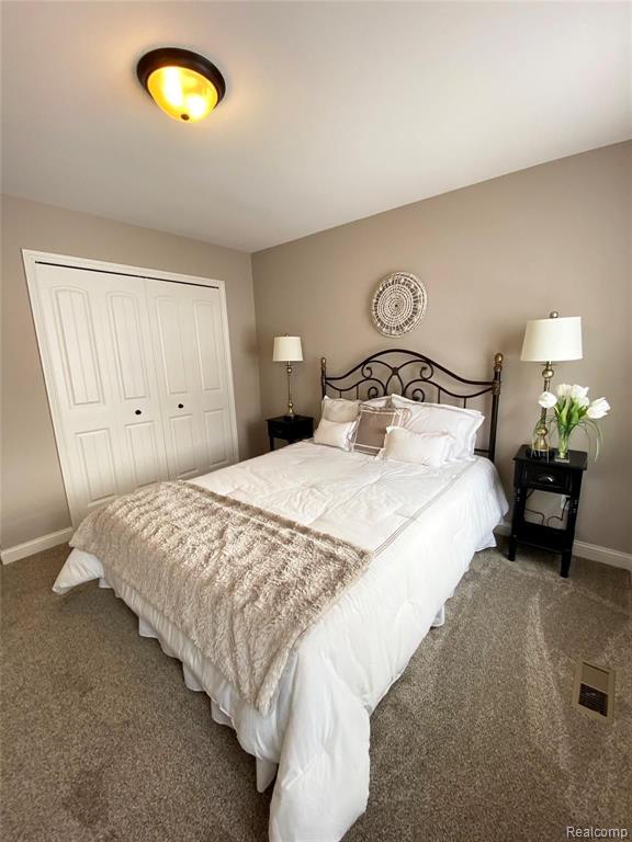 49142 Ridgeview Drive Macomb, MI 48044 - Photo 2 of 22