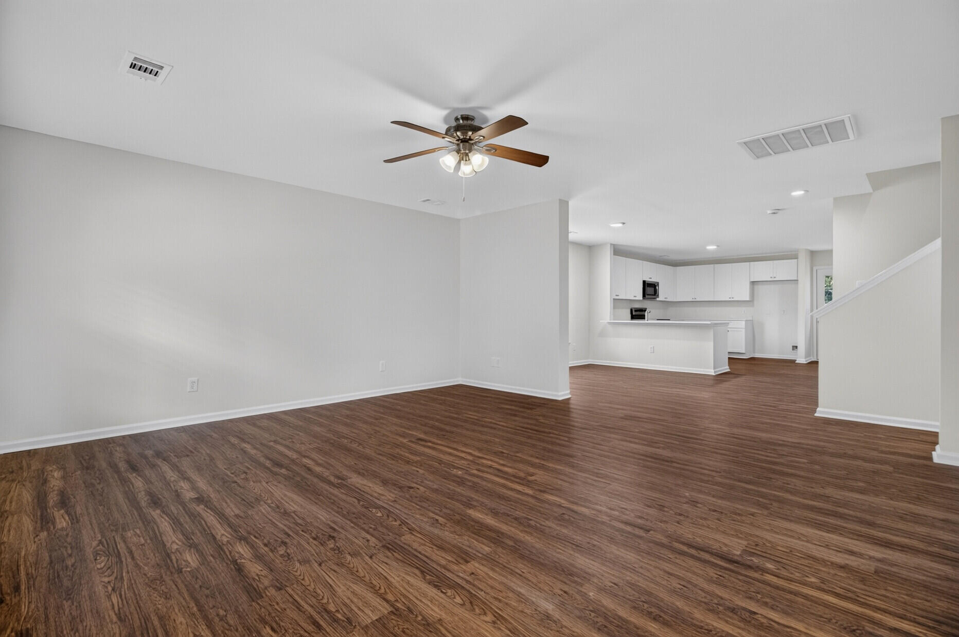 126 Avalon Road Summerville, SC 29483 - Photo 4 of 36 05_5_mls