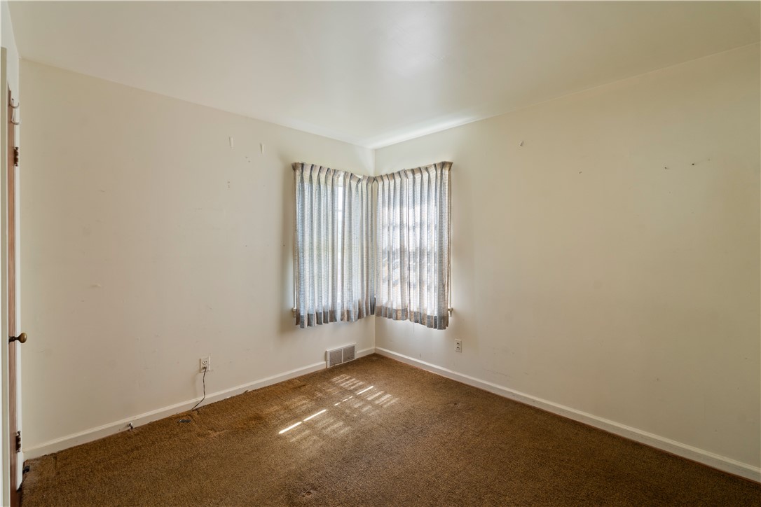 73 Wright Road Henrietta, NY 14467 - Photo 12 of 31 1st bedroom