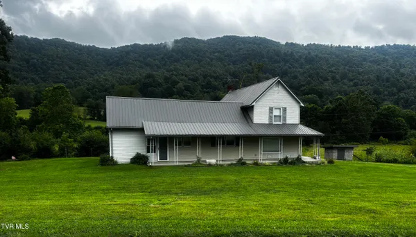 $224,000 | 803 Middle Wallens Creek Road, Duffield, VA 24244