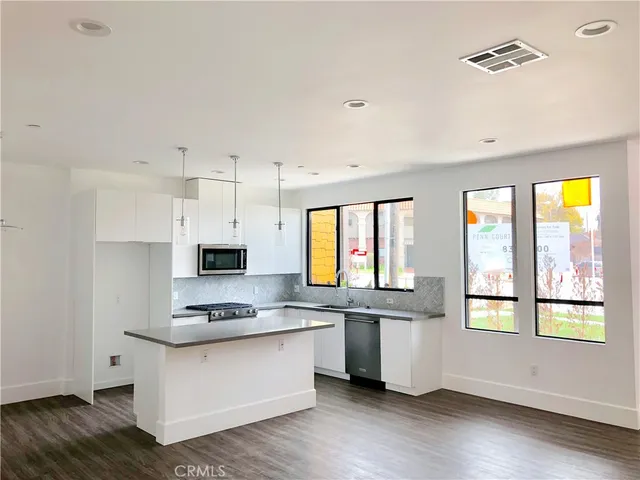 $4,175 | 4201 Pennsylvania Avenue, La Crescenta, CA 91214