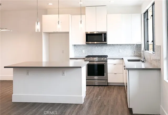 $4,175 | 4201 Pennsylvania Avenue, La Crescenta, CA 91214