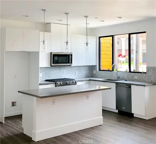 $4,175 | 4201 Pennsylvania Avenue, La Crescenta, CA 91214