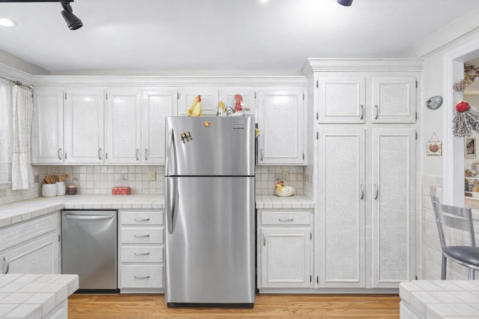 700 Harbour Drive, Unit 2350 Boca Raton, FL 33431 - Photo 2 of 26 VIRTUAL KITCHEN COLOR