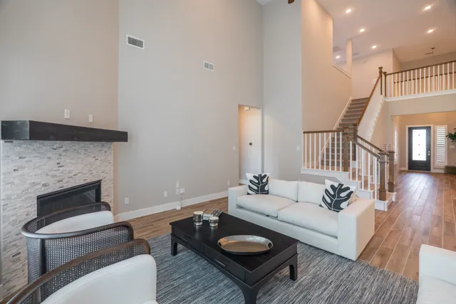 $715,000 | 25011 Stella Fls Lane, Tomball, TX 77375