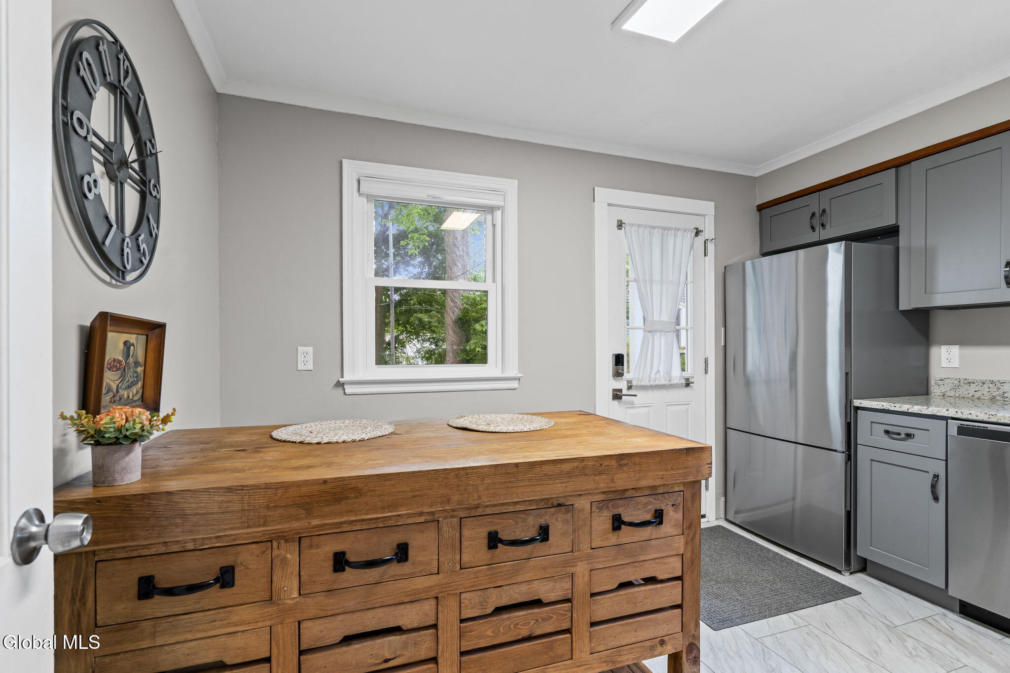 18 Oxford Road Albany, NY 12203 - Photo 8 of 29 23-web-or-mls-18-oxford-rd