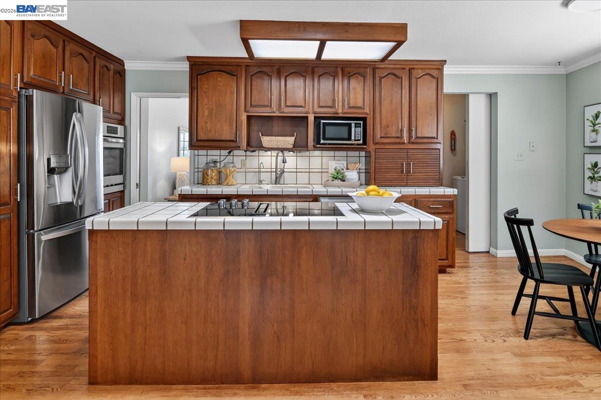 21723 ShadySpring Road Castro Valley, CA 94546 - Photo 15 of 52
