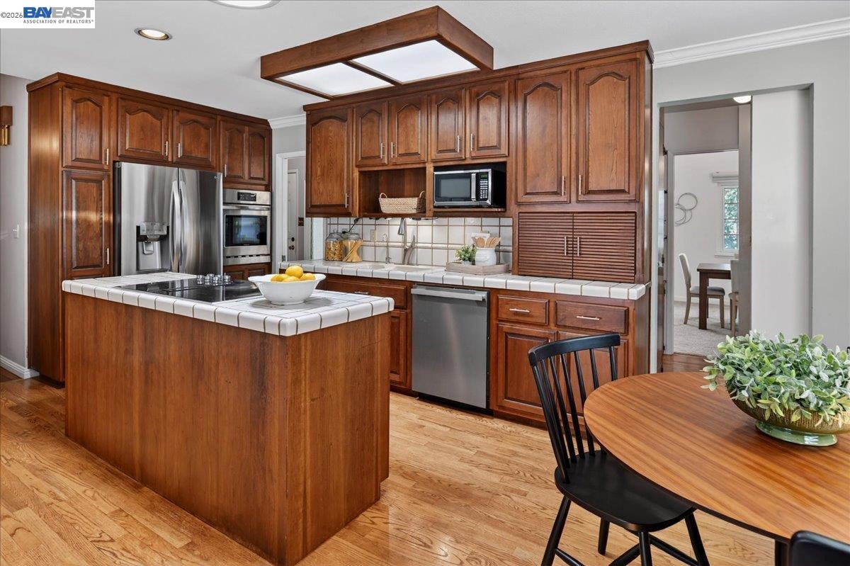 21723 ShadySpring Road Castro Valley, CA 94546 - Photo 16 of 52
