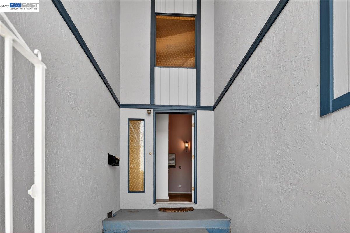 21723 ShadySpring Road Castro Valley, CA 94546 - Photo 4 of 52