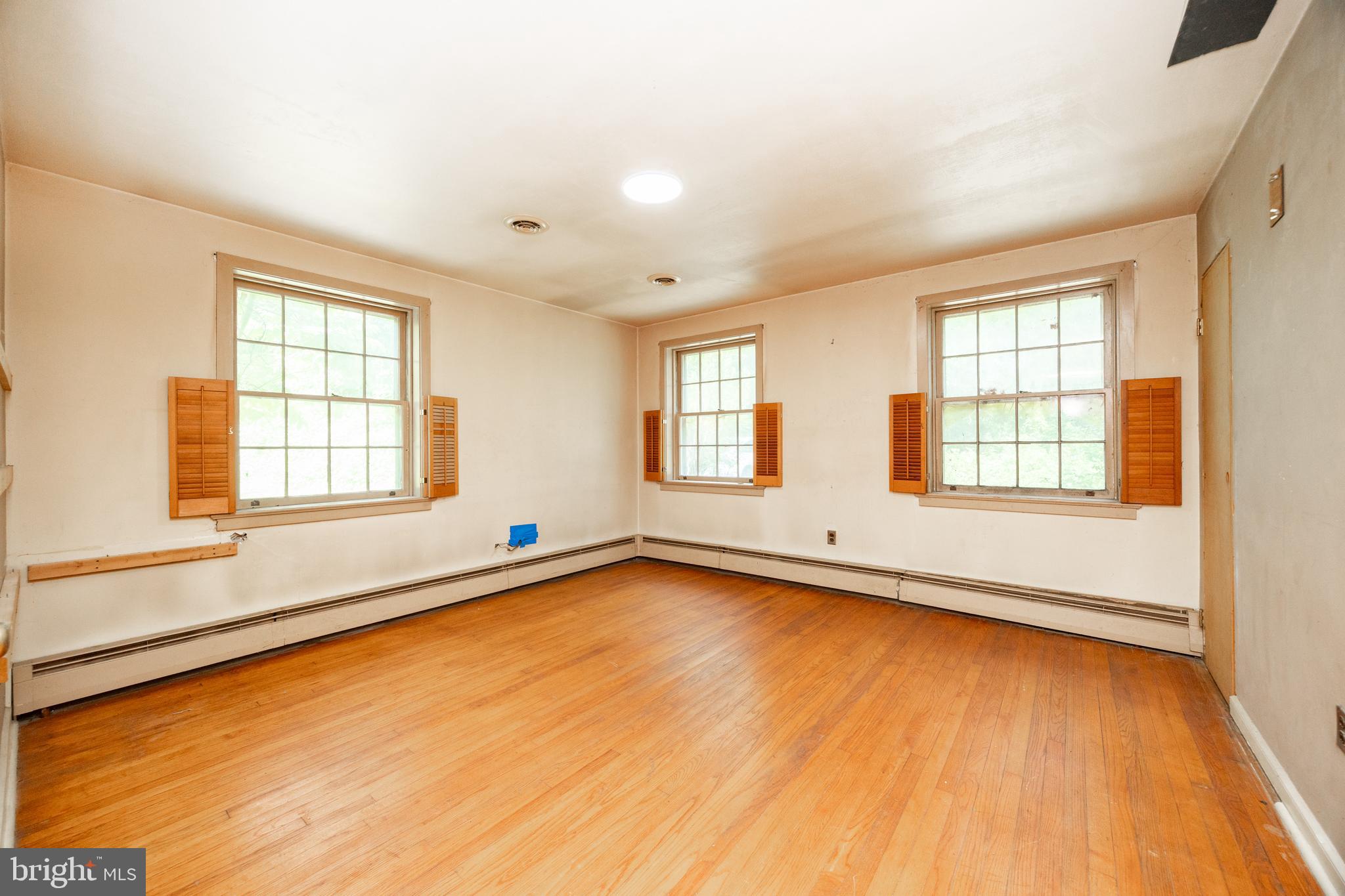 602 Chester Creek Road Brookhaven, PA 19015 - Photo 14 of 33 Bedroom 2