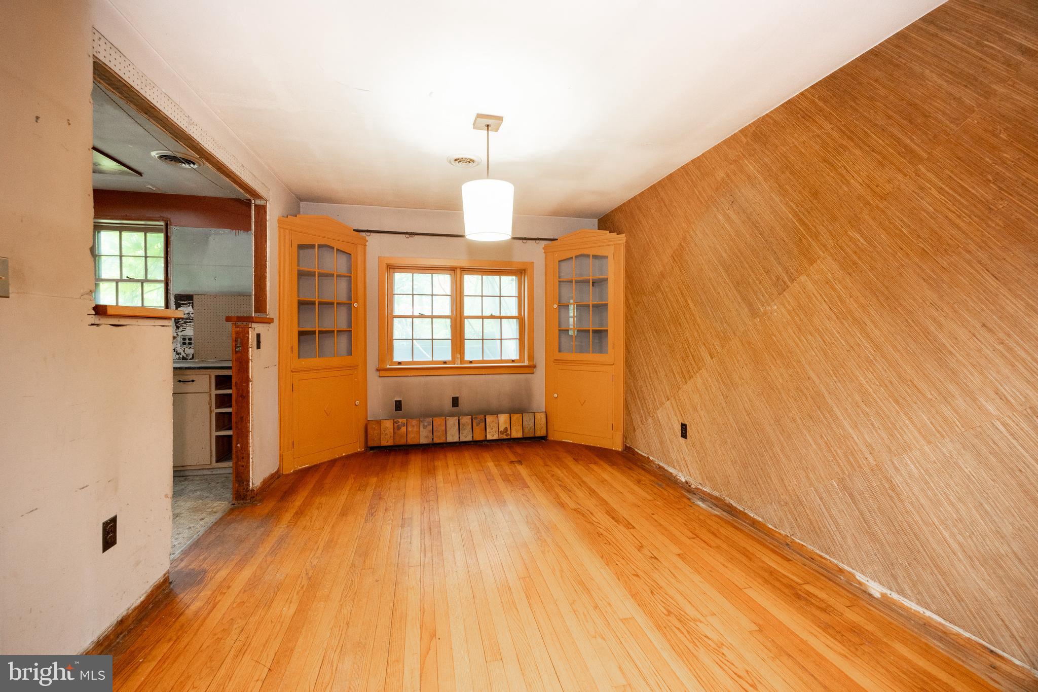 602 Chester Creek Road Brookhaven, PA 19015 - Photo 8 of 33 Dining Room