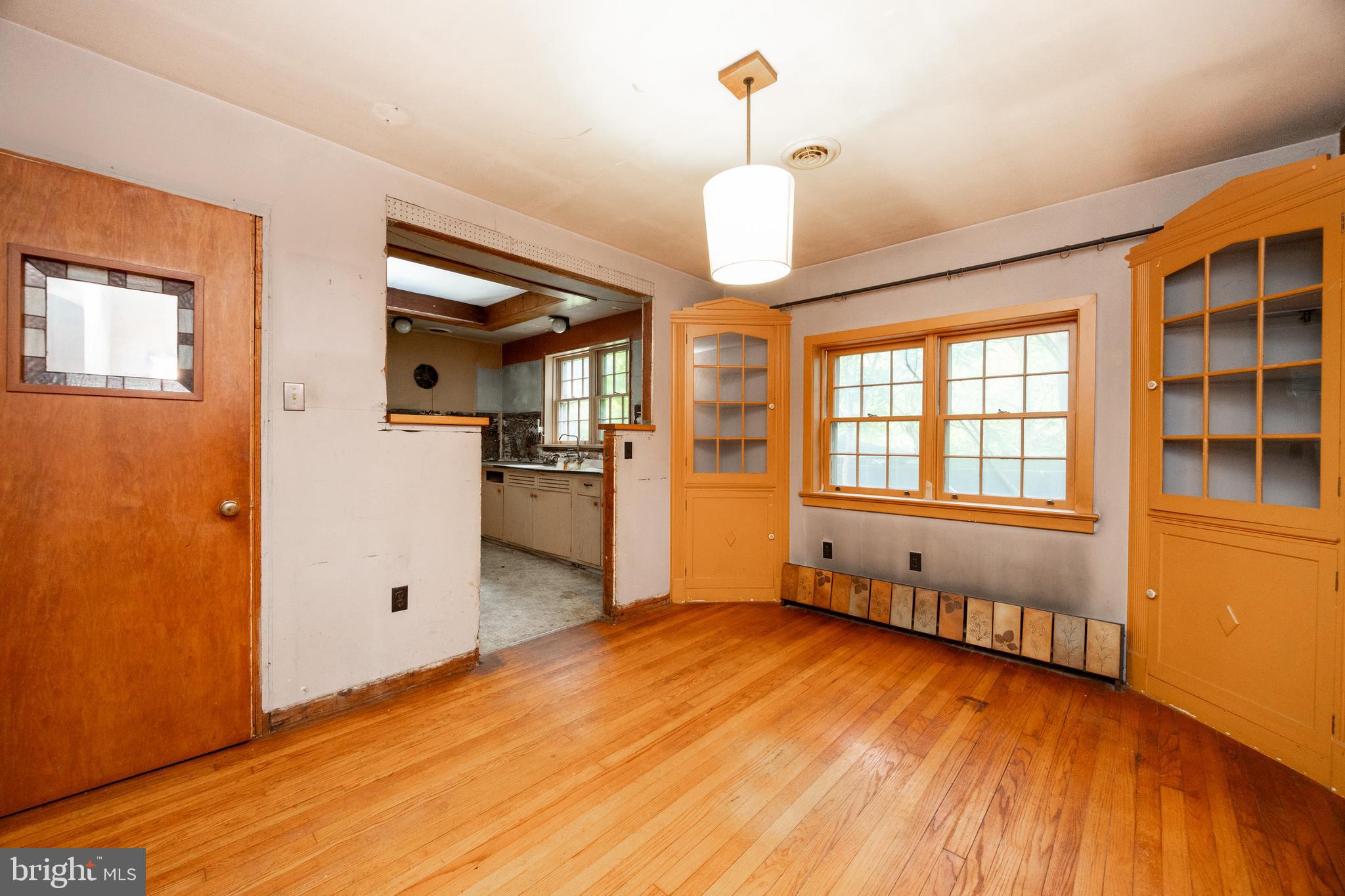 602 Chester Creek Road Brookhaven, PA 19015 - Photo 9 of 33 Dining Room