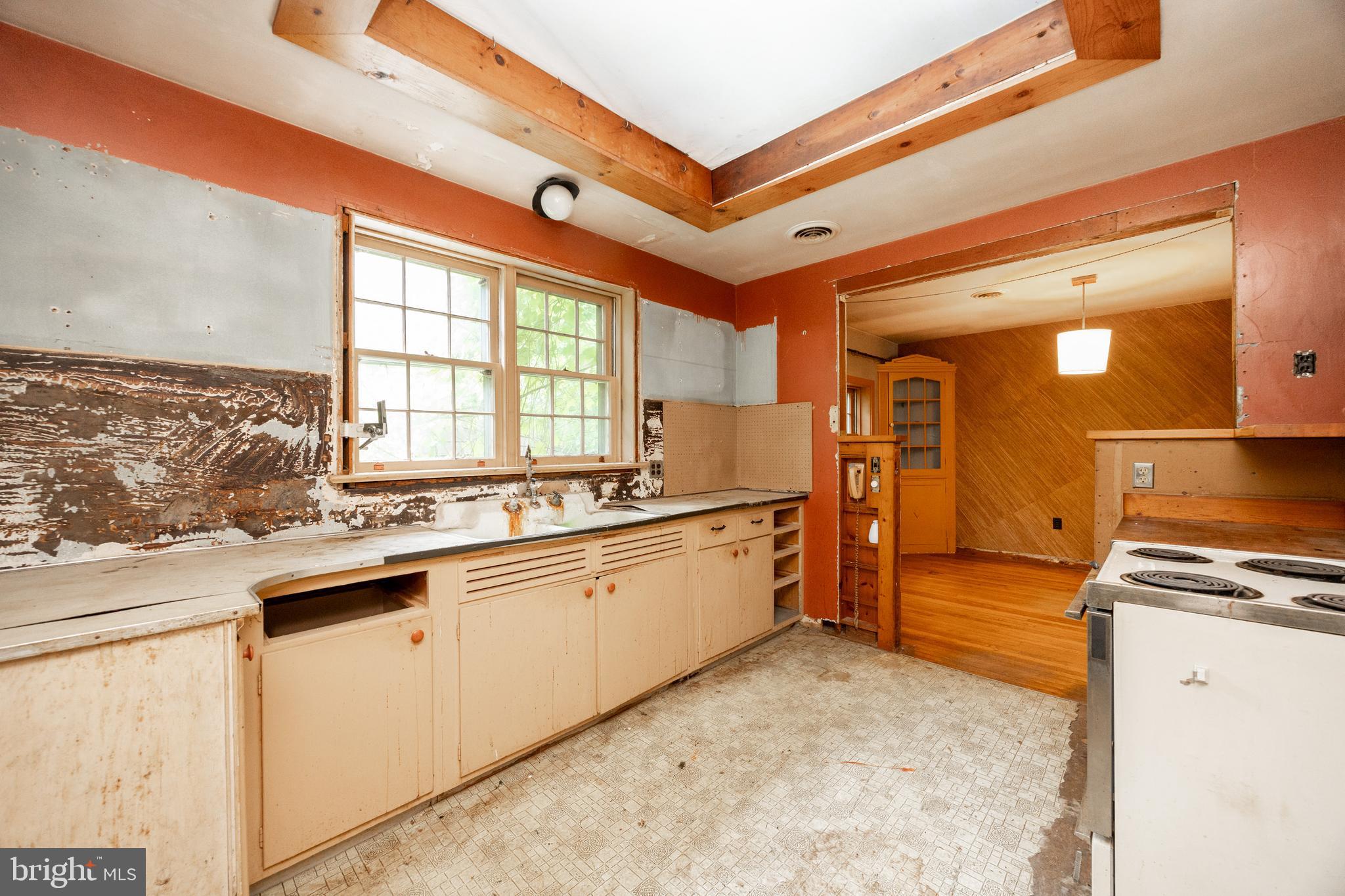 602 Chester Creek Road Brookhaven, PA 19015 - Photo 10 of 33 Kitchen