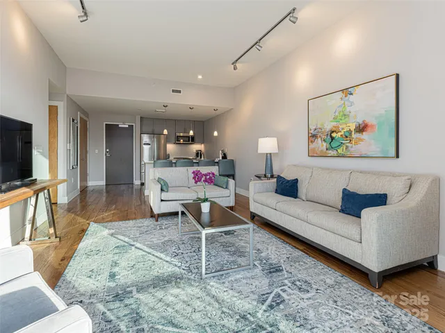 $509,000 | 45 Asheland Avenue, Unit 302, Asheville, NC 28801