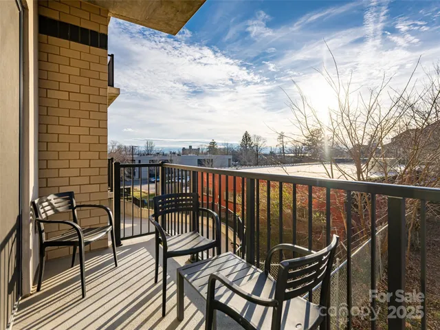 $509,000 | 45 Asheland Avenue, Unit 302, Asheville, NC 28801