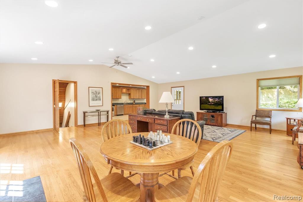 28366 Rollcrest Road Farmington Hills, MI 48334 - Photo 15 of 53