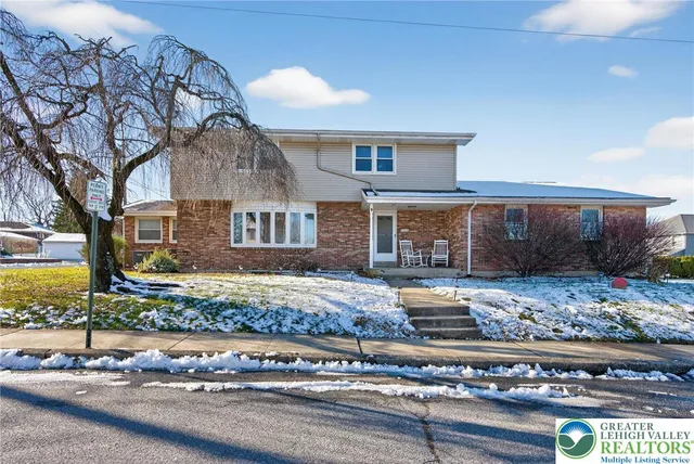 $424,900 | 1900 Hokendauqua Avenue, Northampton, PA 18067