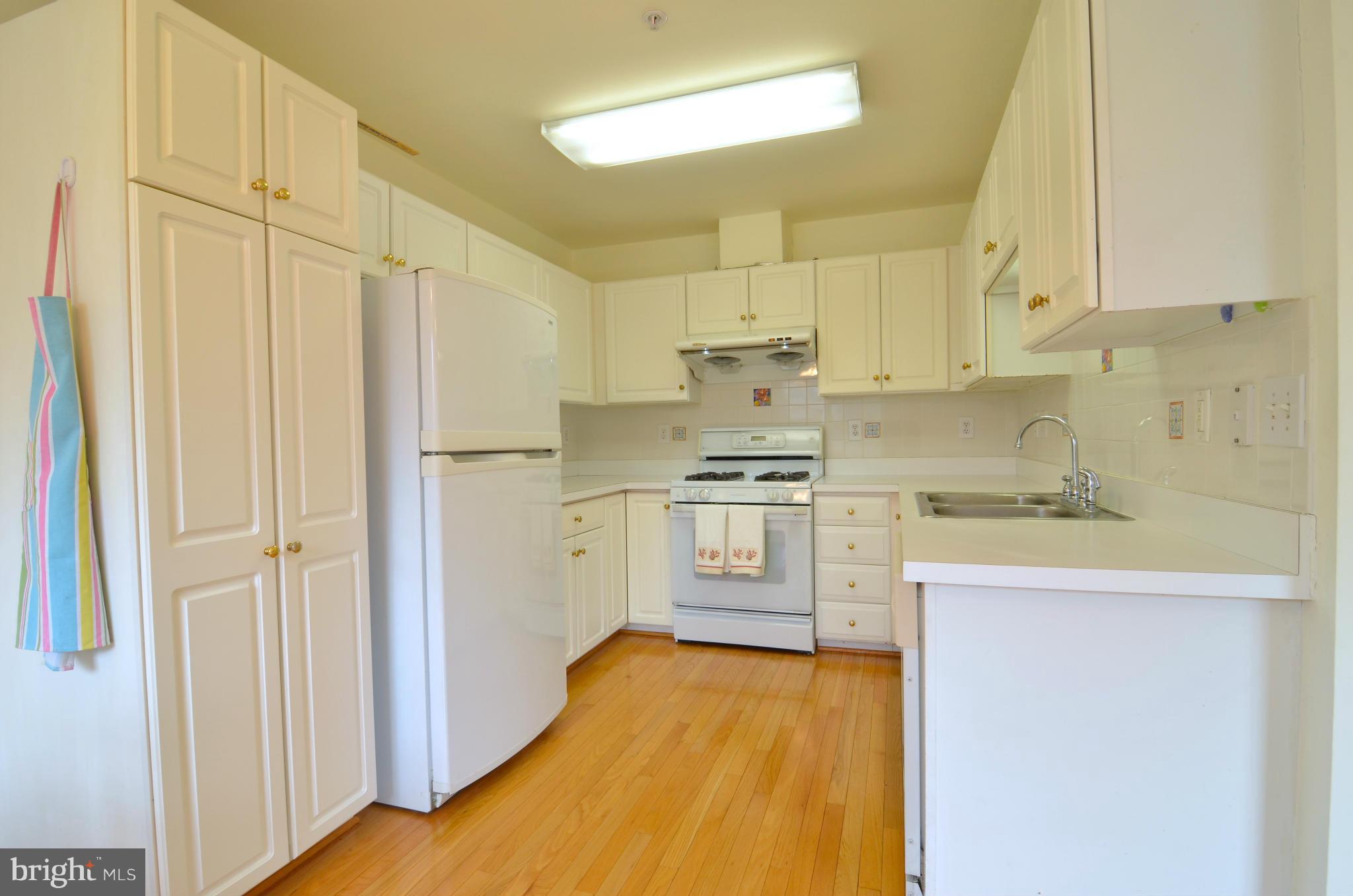 1835 Staley Manor Drive Silver Spring, MD 20904 - Photo 6 of 27 Kitchen