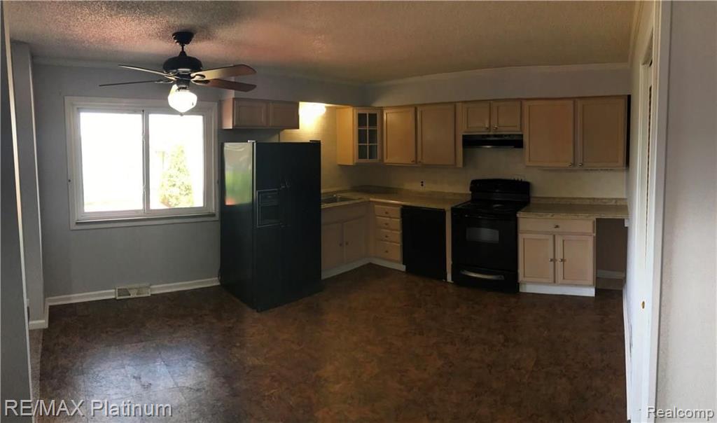 1846 South Hughes Road Brighton, MI 48114 - Photo 14 of 33