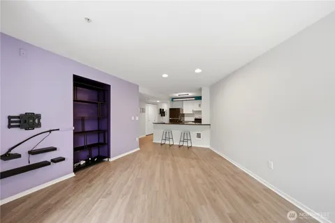 $349,950 | 232 Belmont Avenue East, Unit 202, Seattle, WA 98102