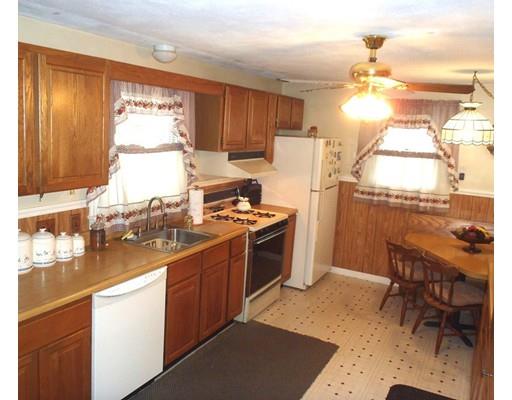 141 Pasco Road Springfield, MA 01151 - Photo 3 of 25