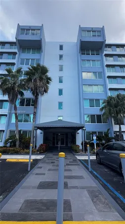 $2,000 | 9125 Southwest 77th Avenue, Unit 501, Miami, FL 33156