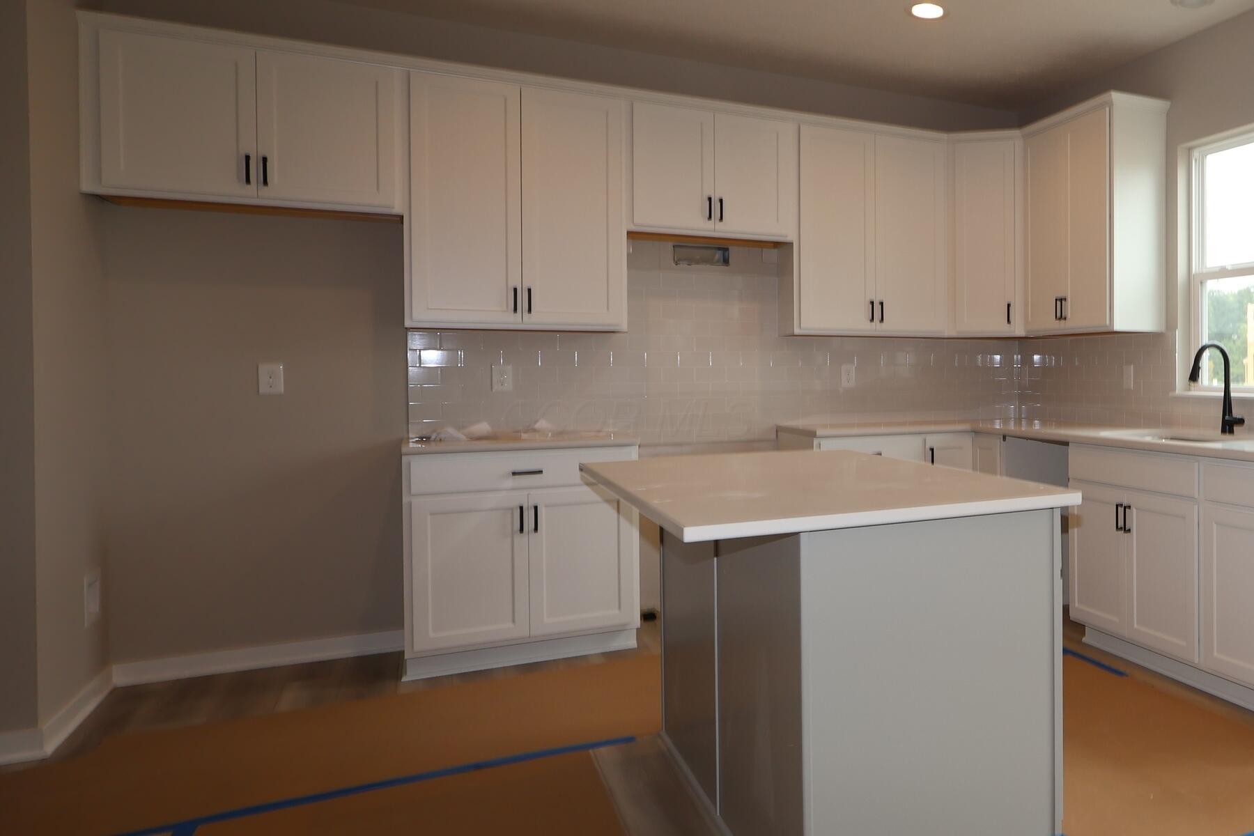 1662 Stinson Road Delaware, OH 43015 - Photo 7 of 23 Kitchen