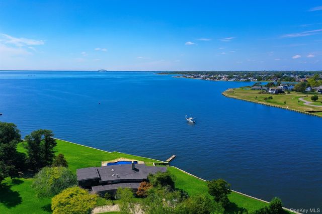 $2,249,000 | 10 Great Cove Lane, Islip, NY 11751