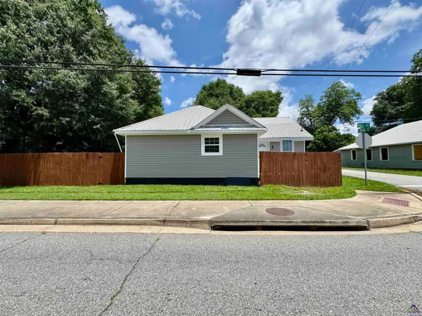 $1,650 | 800 Ball Street, Perry, GA 31069