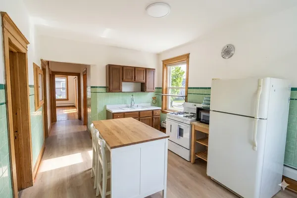 $1,700 | 2132 West Walton Street, Unit 2, Chicago, IL 60622