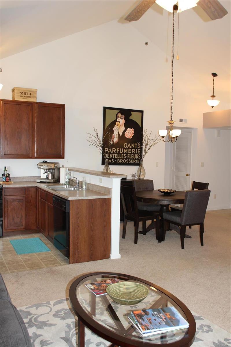 9736 Crayford Road, Unit 6G St. Louis, MO 63123 - Photo 15 of 35 Gallery Image 15