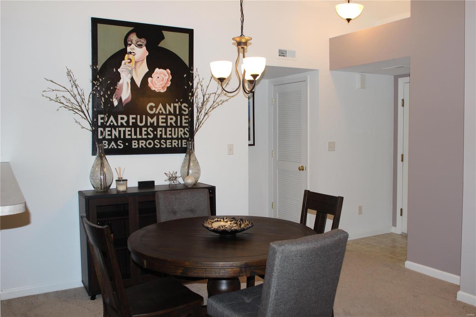 9736 Crayford Road, Unit 6G St. Louis, MO 63123 - Photo 4 of 35 Gallery Image 4