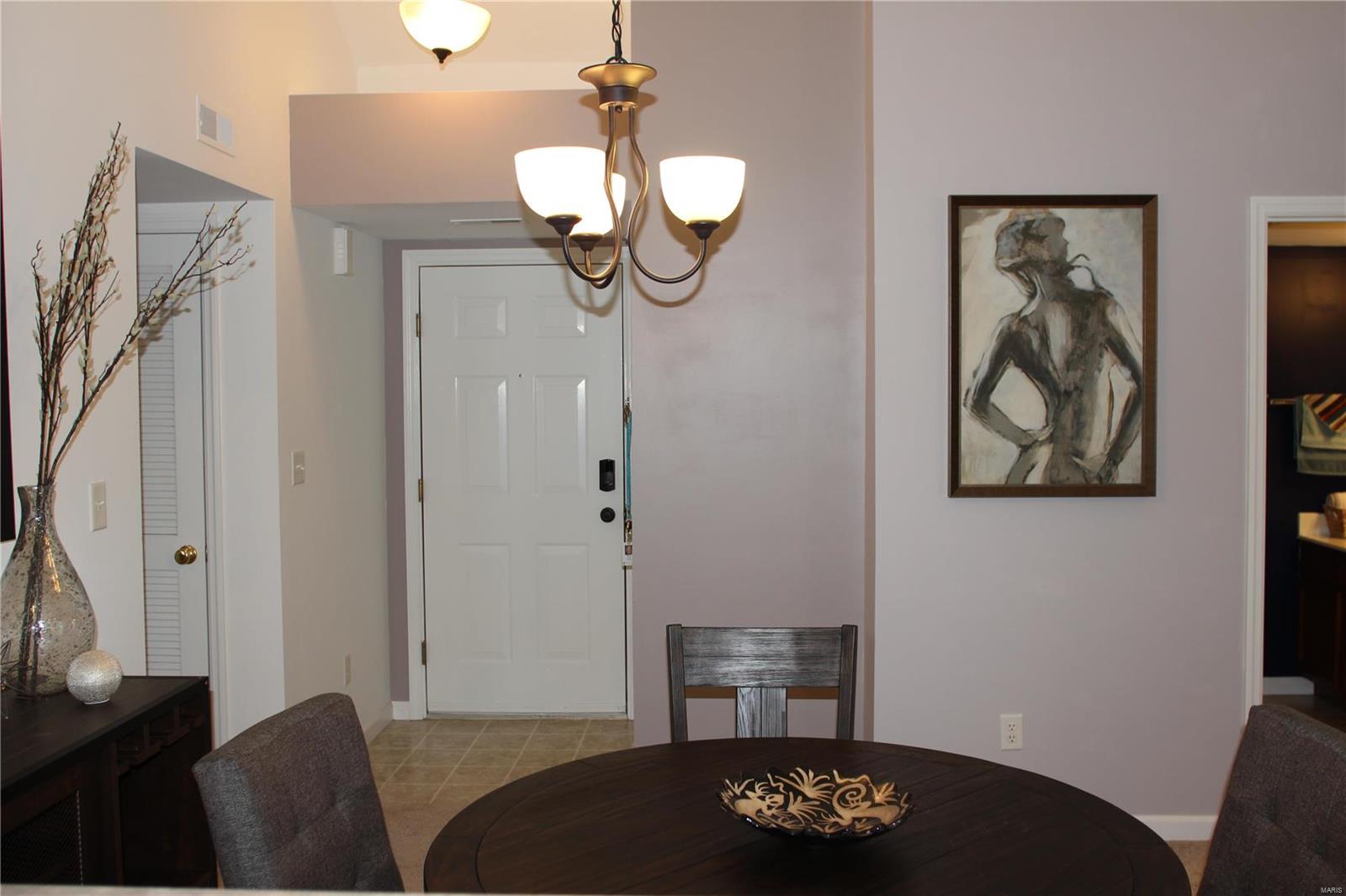 9736 Crayford Road, Unit 6G St. Louis, MO 63123 - Photo 8 of 35 Gallery Image 8
