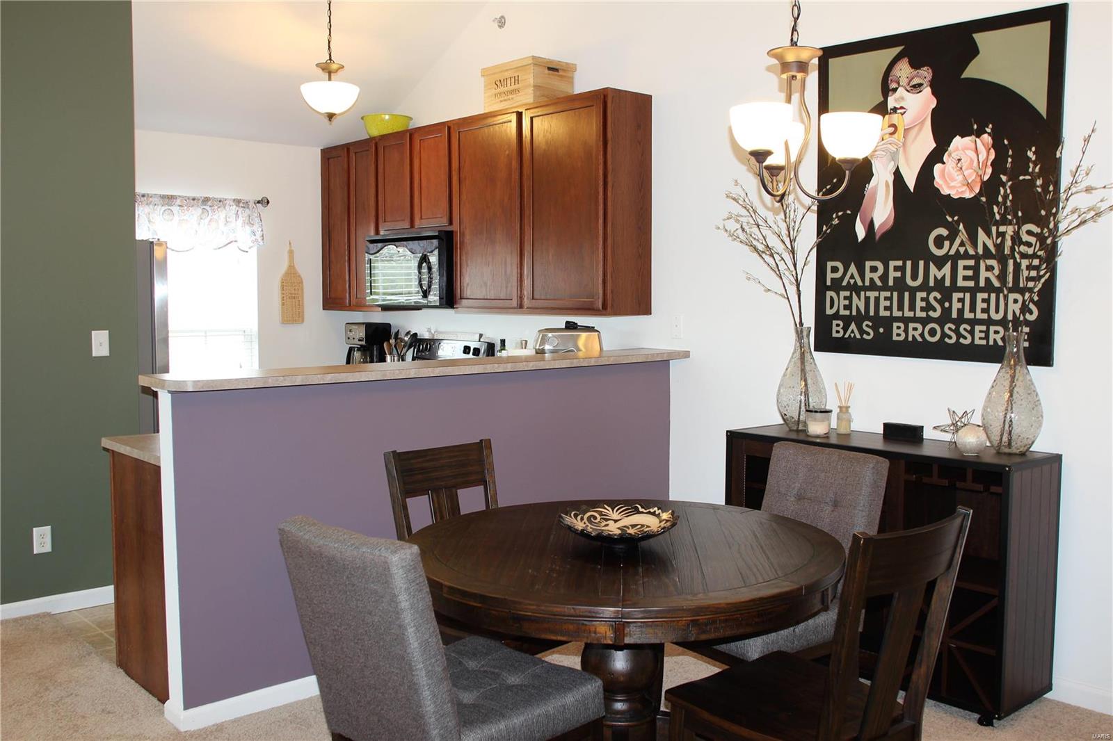 9736 Crayford Road, Unit 6G St. Louis, MO 63123 - Photo 9 of 35 Gallery Image 9