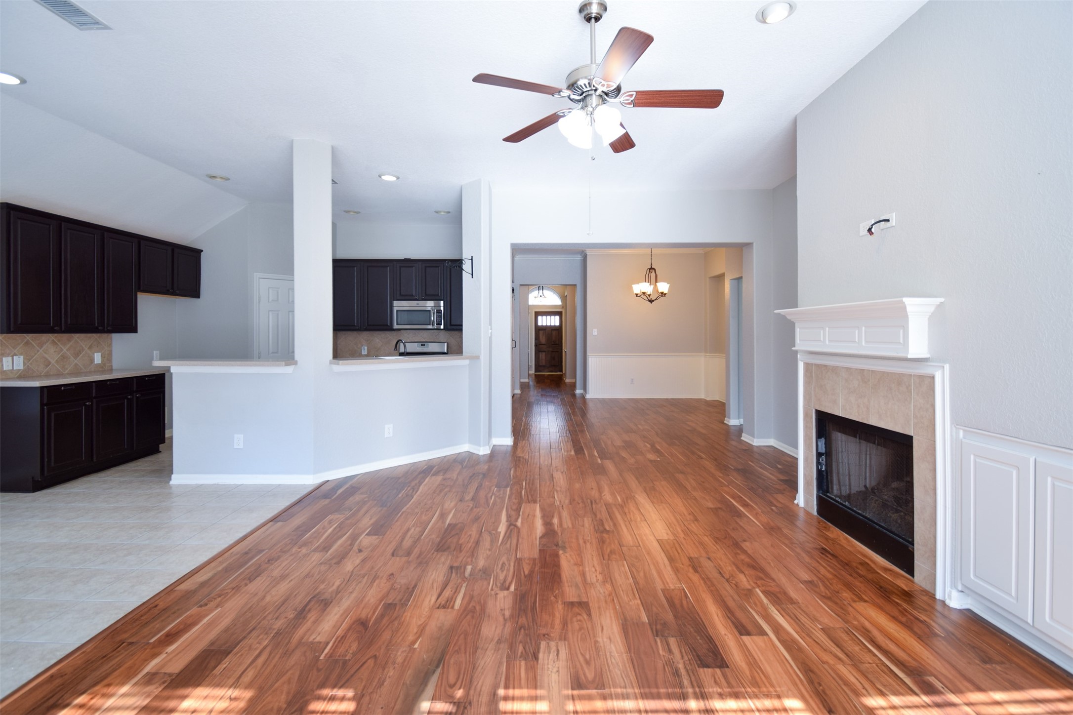 31 Rolling Ridge Court Conroe, TX 77385 - Photo 1 of 28