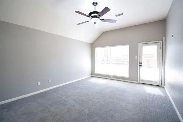 $2,350 | 31 Rolling Ridge Court, Conroe, TX 77385