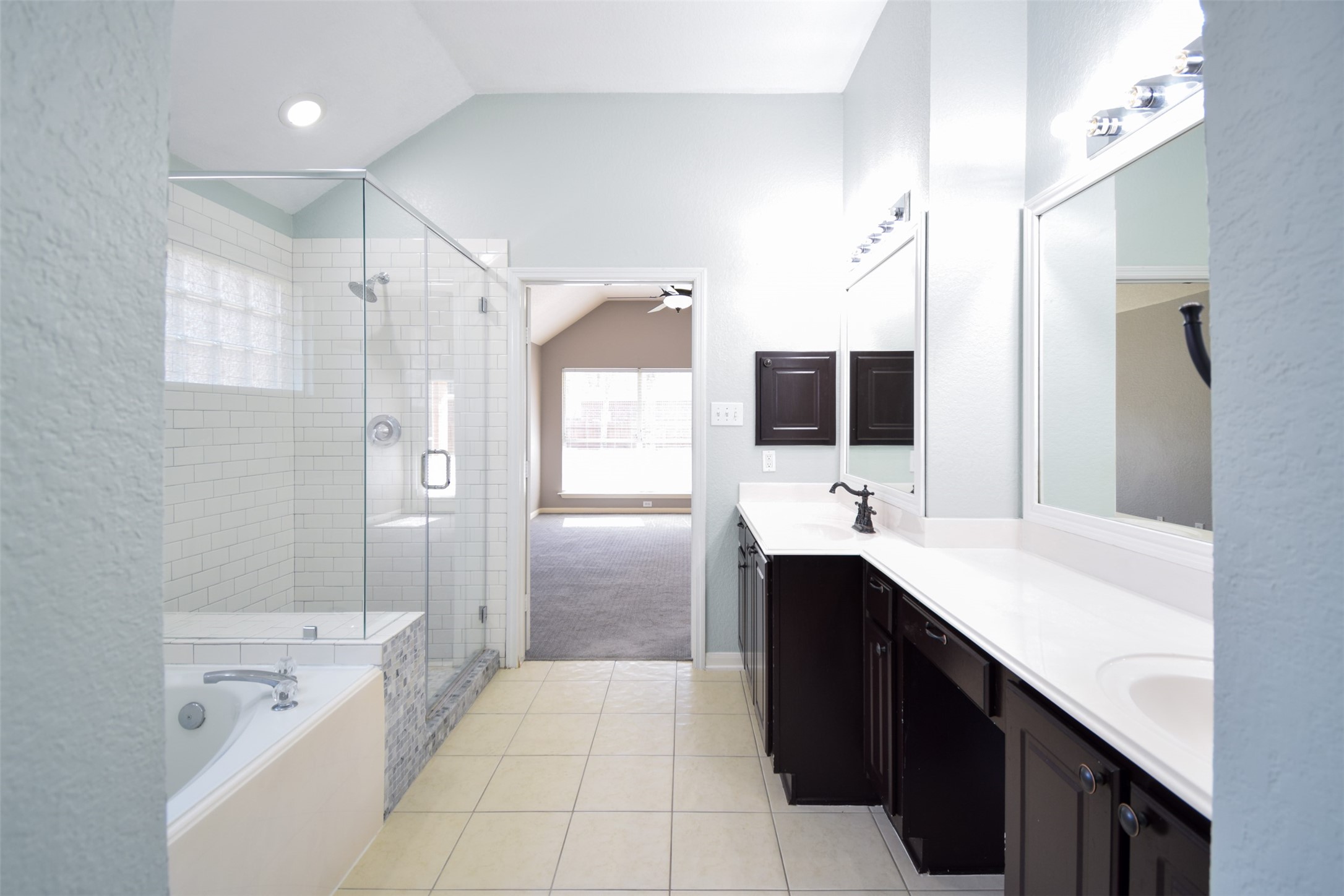 31 Rolling Ridge Court Conroe, TX 77385 - Photo 14 of 28