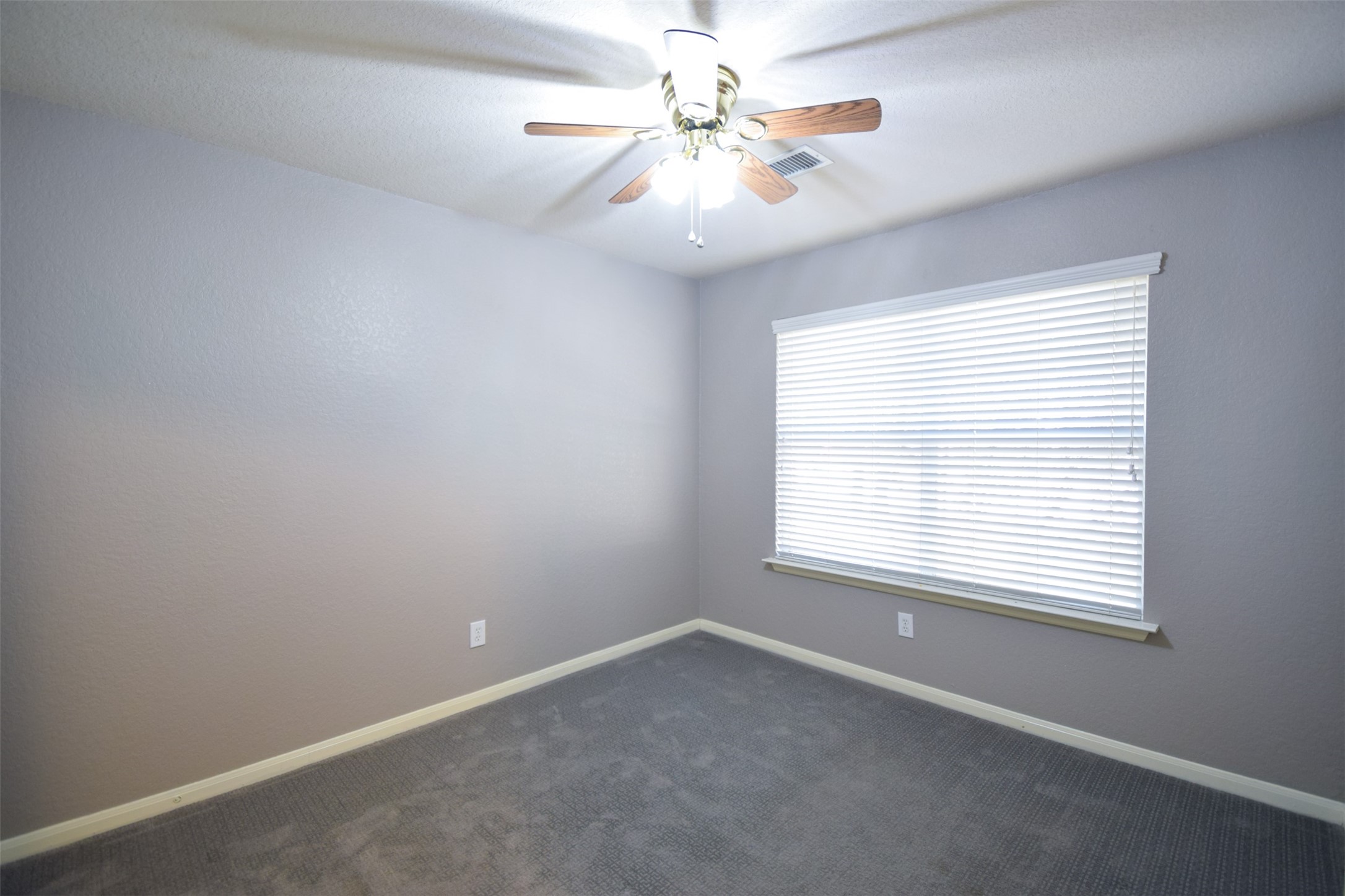 31 Rolling Ridge Court Conroe, TX 77385 - Photo 16 of 28