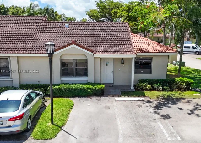 $2,500 | 17249 Northwest 60th Court, Unit 17249, Hialeah, FL 33015