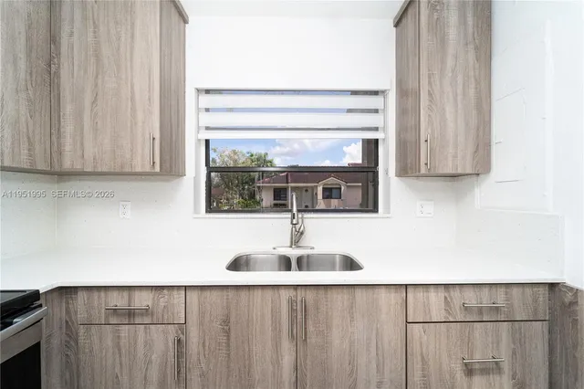 $2,500 | 17249 Northwest 60th Court, Unit 17249, Hialeah, FL 33015