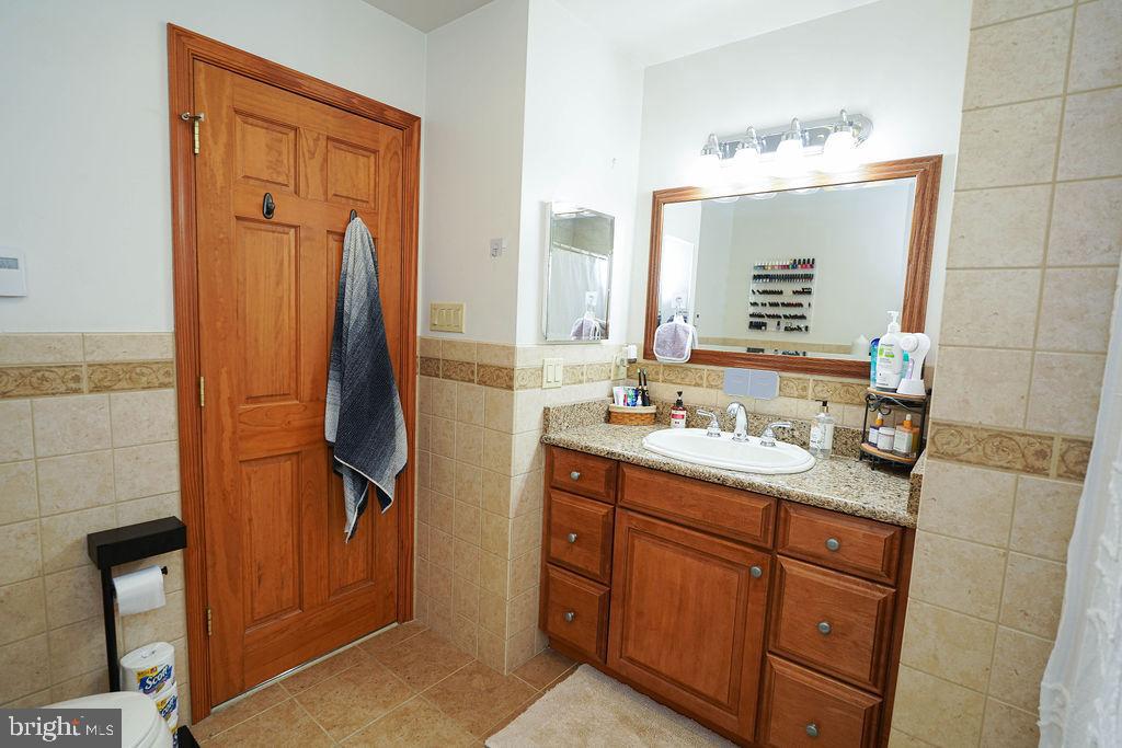 9137 Logtown Road Berlin, MD 21811 - Photo 19 of 59 Second Full Bathroom