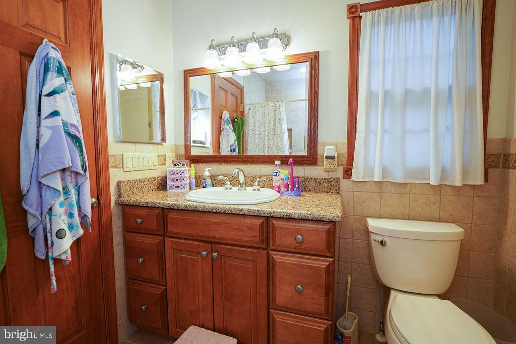 9137 Logtown Road Berlin, MD 21811 - Photo 10 of 59 Newly Renovated Bathroom