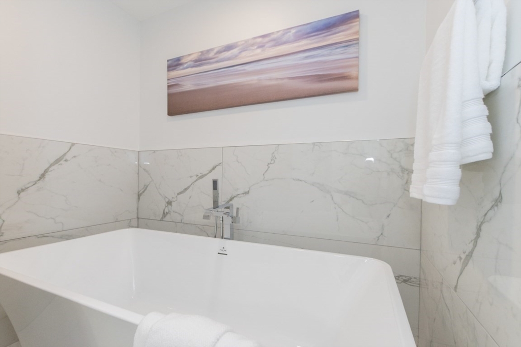 3 Seal Harbor Road, Unit 232 Winthrop, MA 02152 - Photo 14 of 40 Gallery Image 14