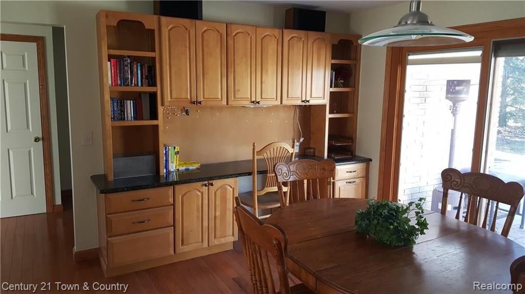 1737 North Kilburn Road Rochester Hills, MI 48306 - Photo 12 of 40